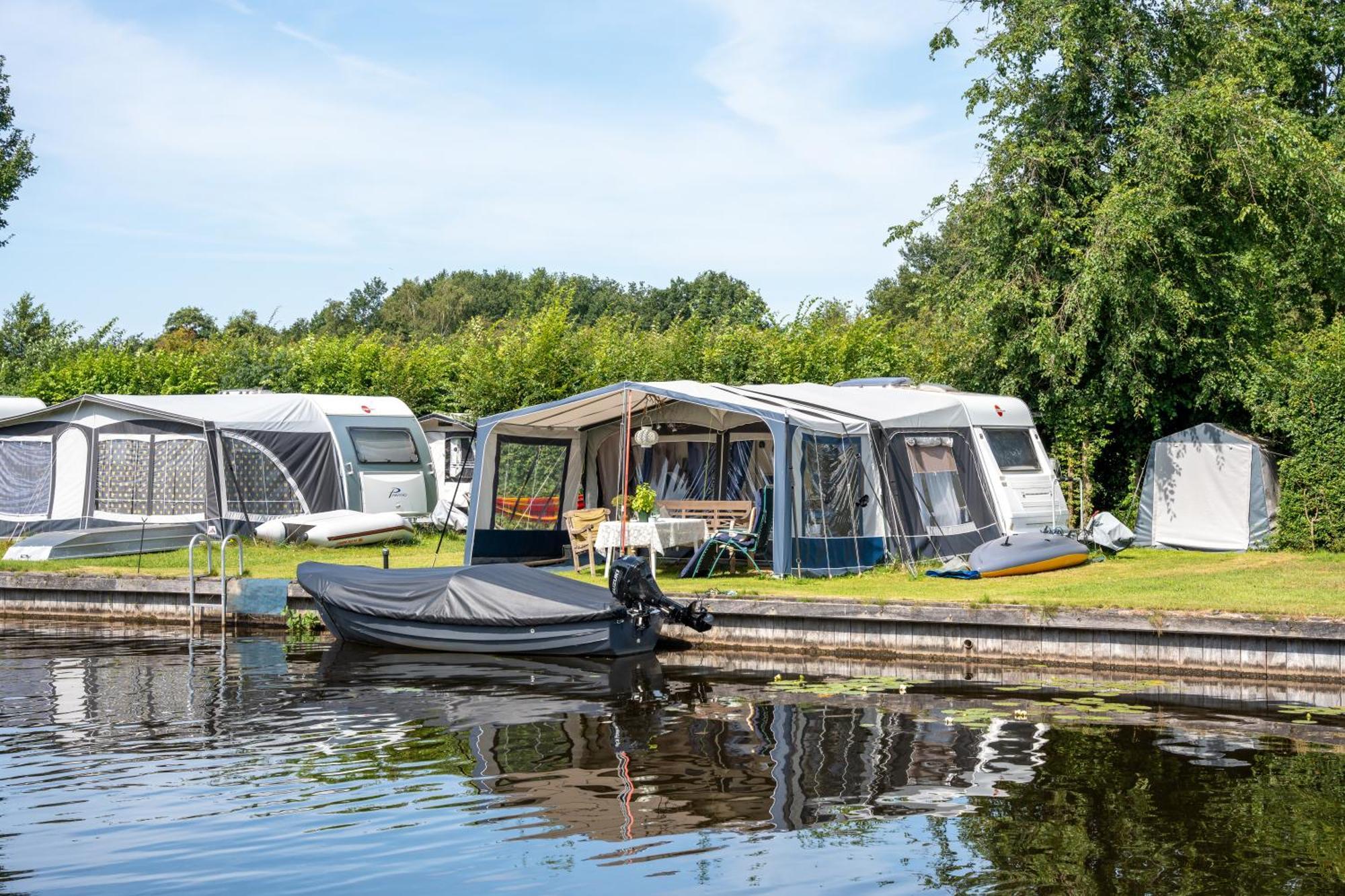Recreatiecentrum De Kluft Ossenzijl Bagian luar foto
